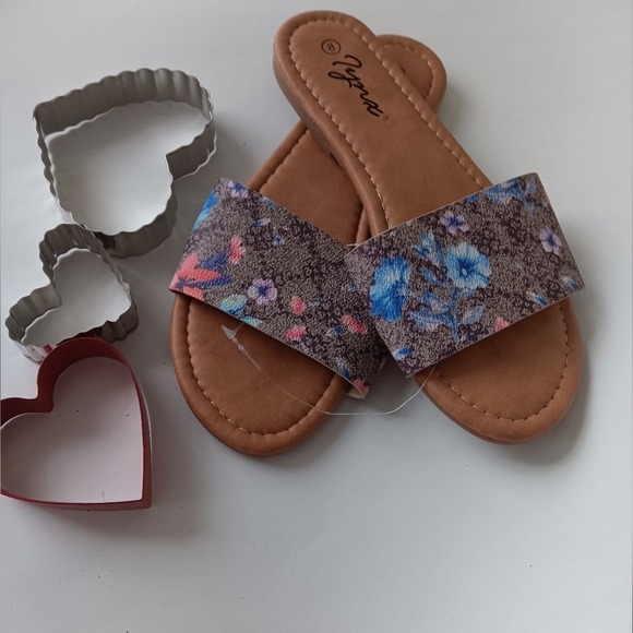 Lynx Shoes - Ipanema Kids Sandals with Floral Pattern